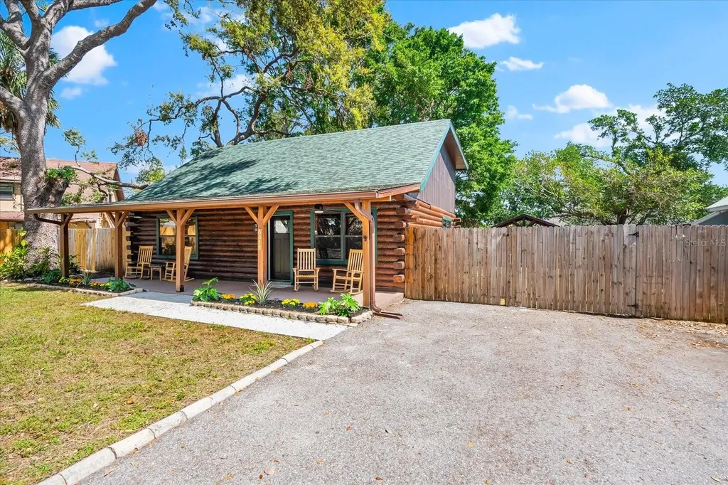 6811 6th Street W Bradenton FL 34207