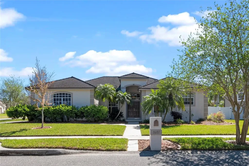 1601 Carillon Park Drive Oviedo FL 32765