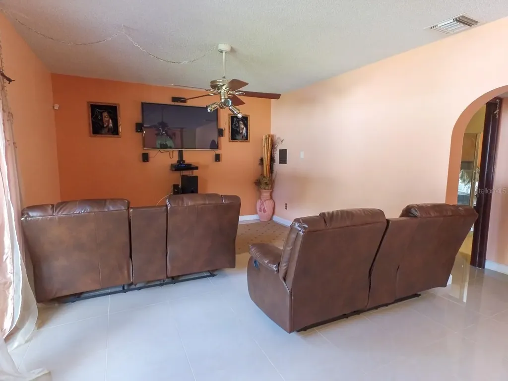 4902 Five Acre Road Plant City FL 33565