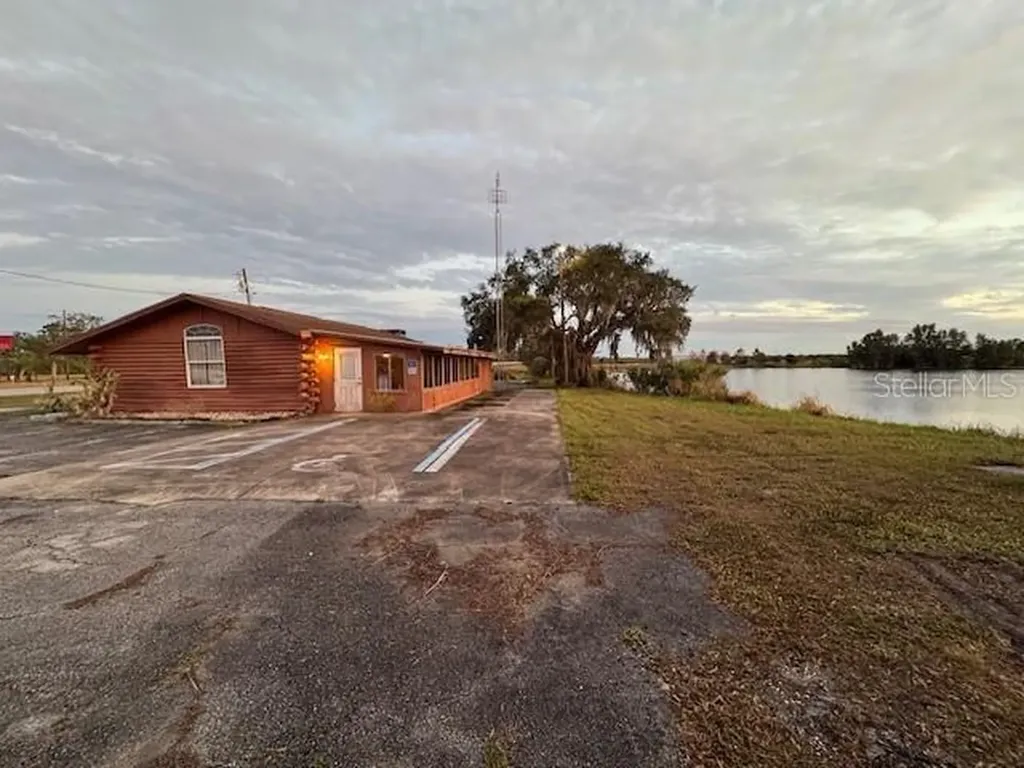2200 - 2204 Us 27 Highway S Lake Placid FL 33852