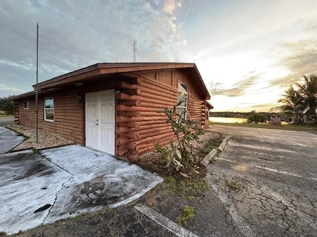 2200 - 2204 Us 27 Highway S Lake Placid FL 33852