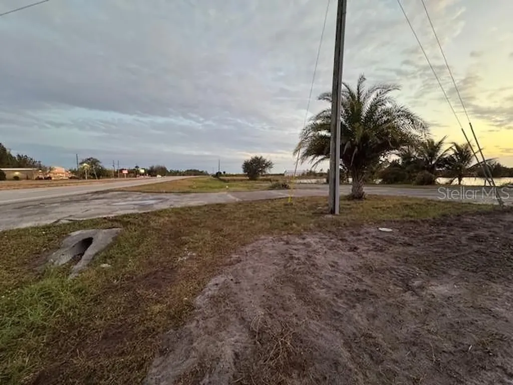 2200 - 2204 Us 27 Highway S Lake Placid FL 33852