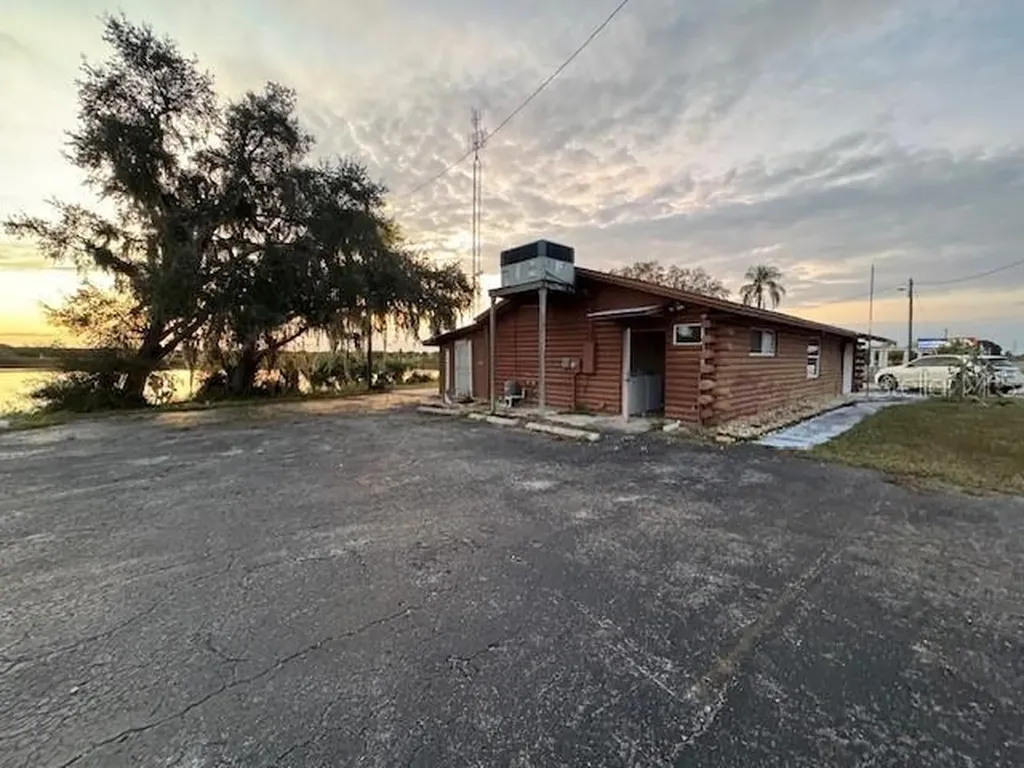 2200 - 2204 Us 27 Highway S Lake Placid FL 33852