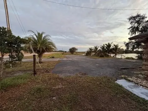 2200 - 2204 Us 27 Highway S Lake Placid FL 33852