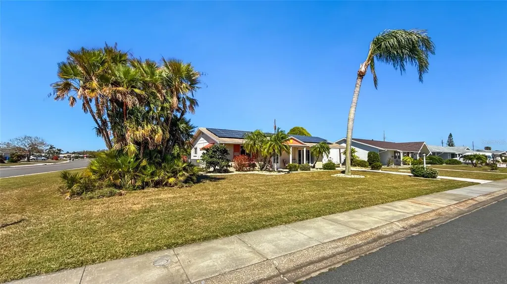 1515 Arrowhead Drive Sun City Center FL 33573