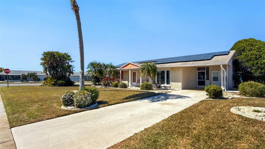 1515 Arrowhead Drive Sun City Center FL 33573