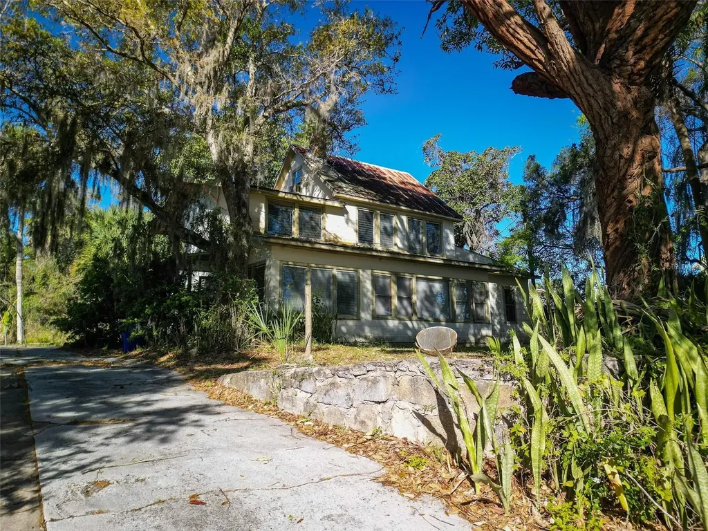 114 N Riverside Drive Edgewater FL 32132