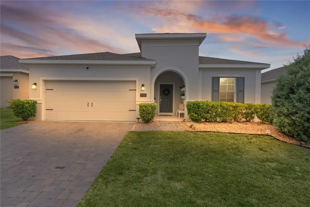 916 Carmillion Court Groveland FL 34736