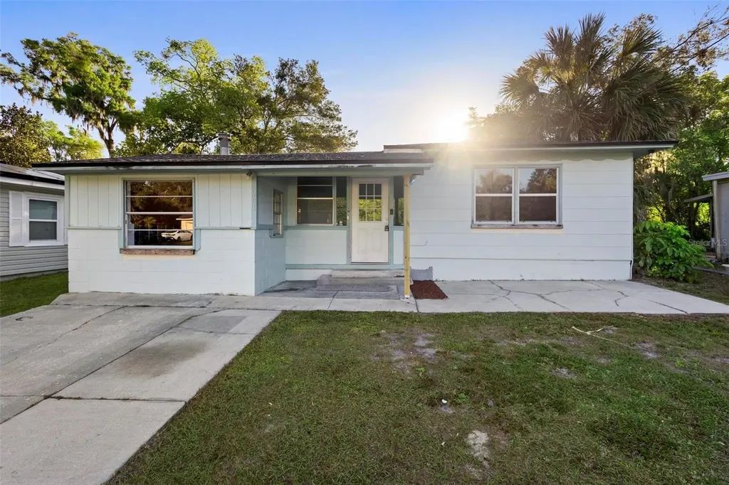 241 S Marydell Avenue Deland FL 32720
