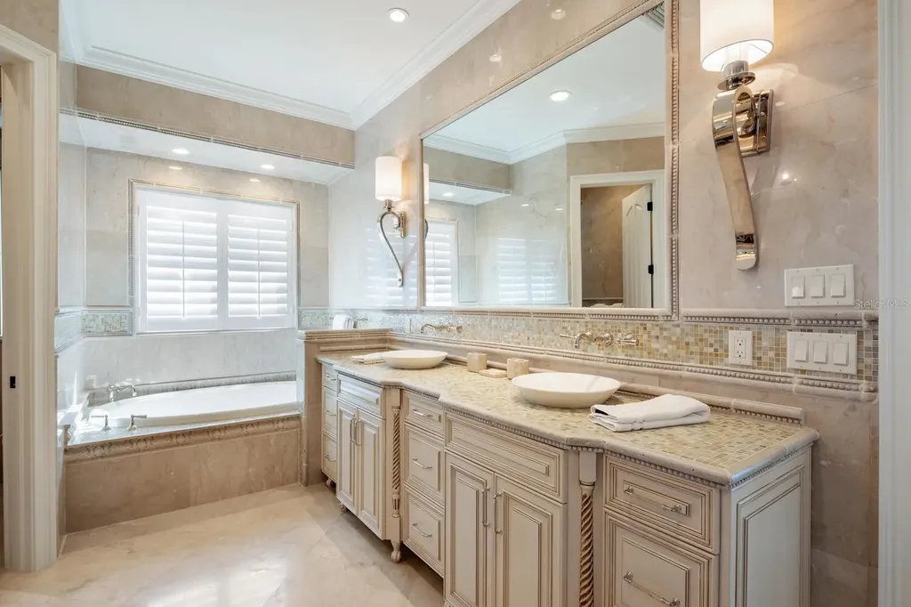 1378 Harbor Drive Sarasota FL 34239