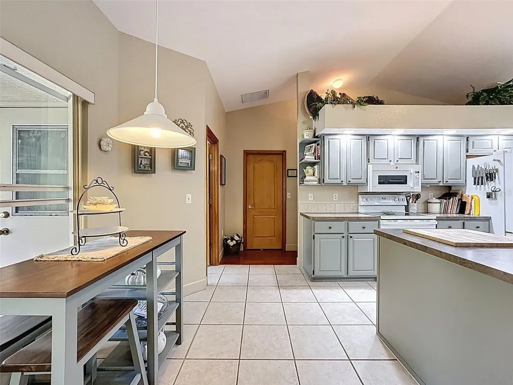 8437 Indies Drive Hudson FL 34667