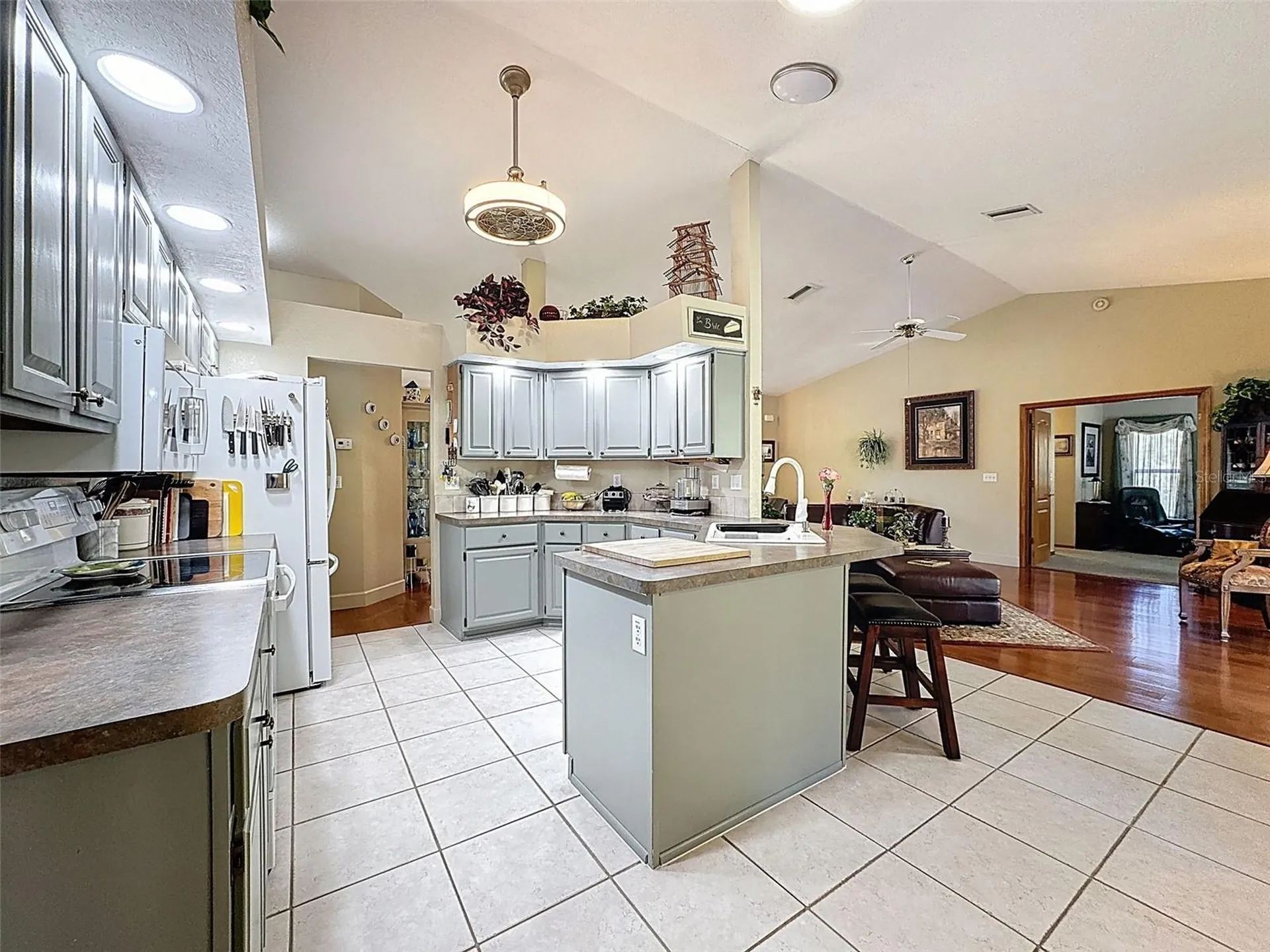 8437 Indies Drive Hudson FL 34667
