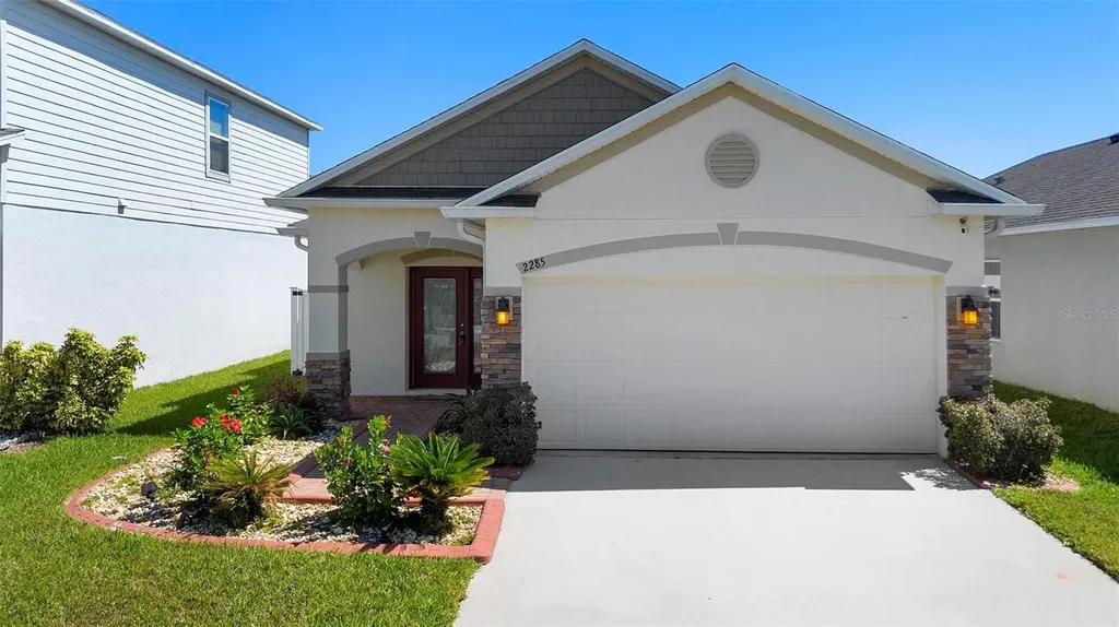 2285 Canyon Breeze Avenue Kissimmee FL 34746
