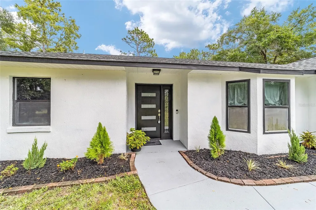 985 NW 73rd Terrace Ocala FL 34482