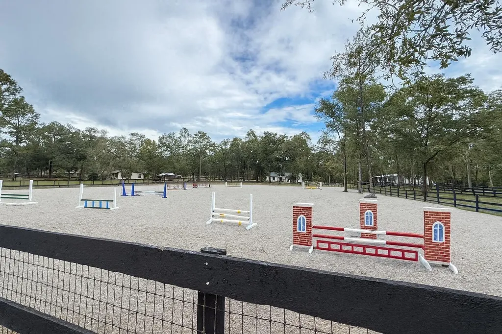 985 NW 73rd Terrace Ocala FL 34482