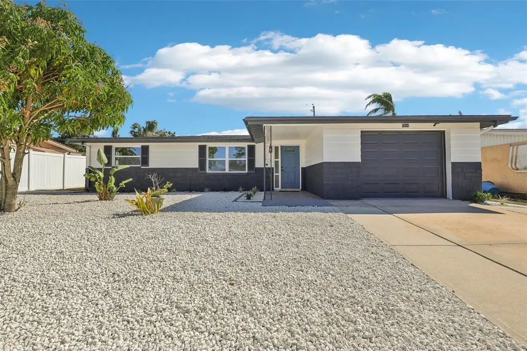 4900 Colonnade Avenue Holiday FL 34690
