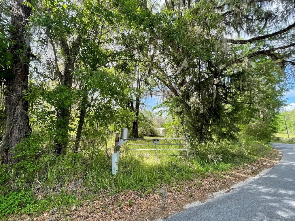 17400 NW 120th Avenue Road Reddick FL 32686