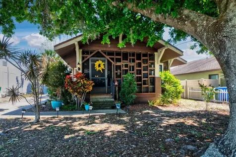 948 Dora Avenue Tavares FL 32778