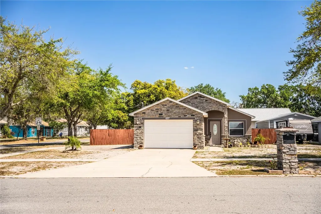 627 N Gary Road Lakeland FL 33801
