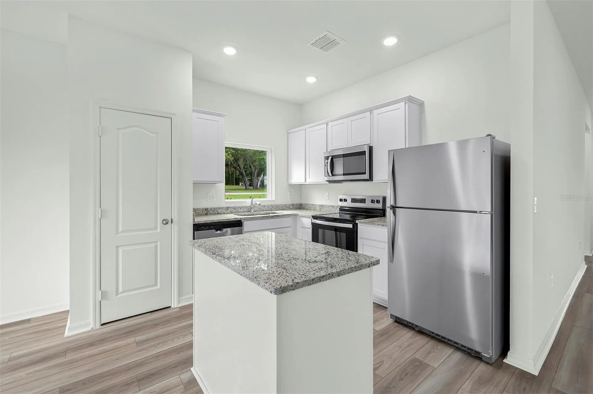 13276 Tula Loop Astatula FL 34705
