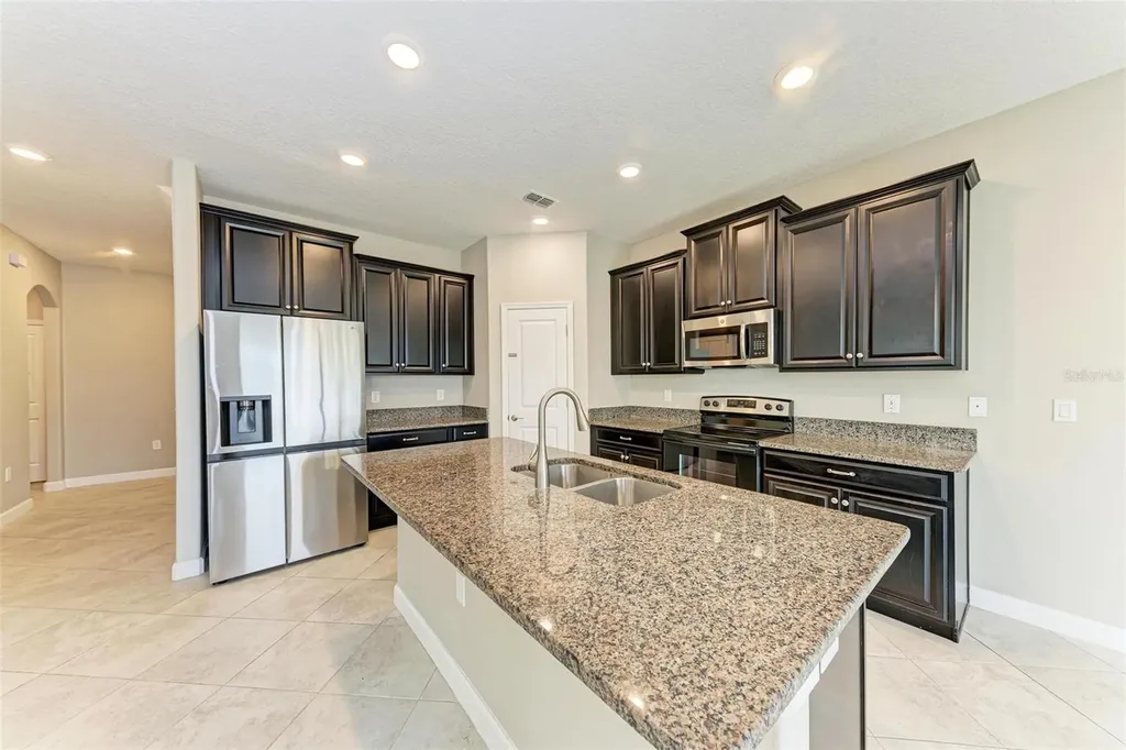 9917 Ivory Drive Ruskin FL 33573