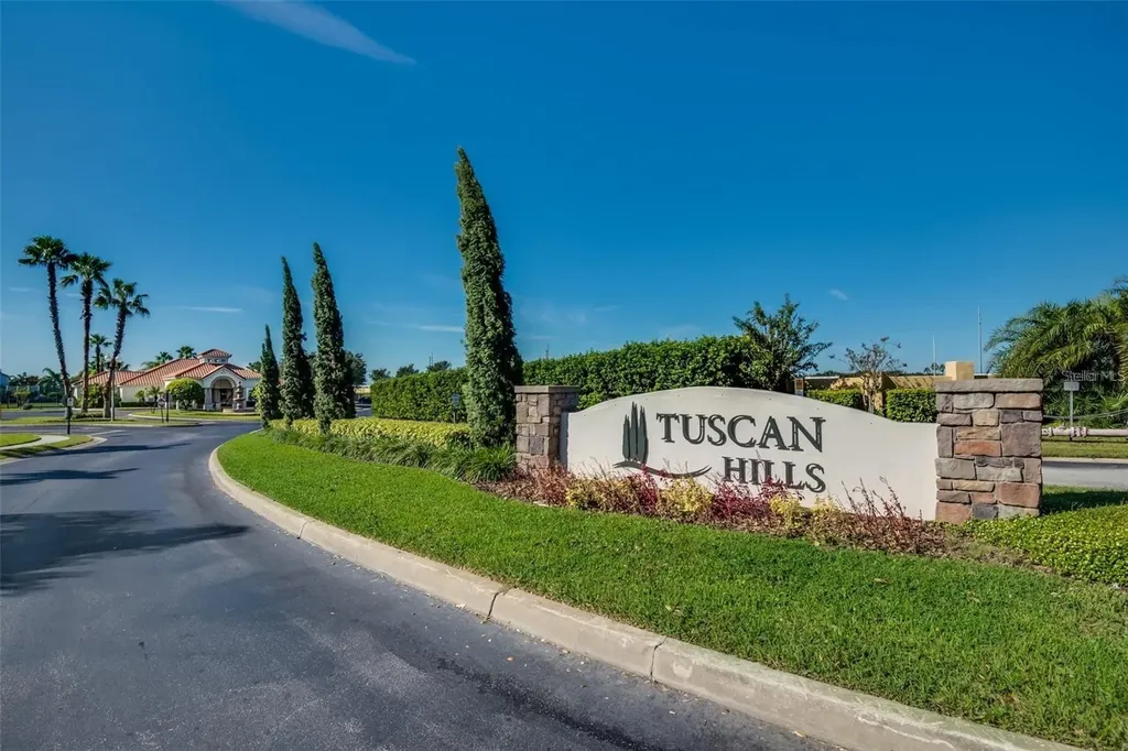 1019 Tuscan Hills Boulevard Davenport FL 33897