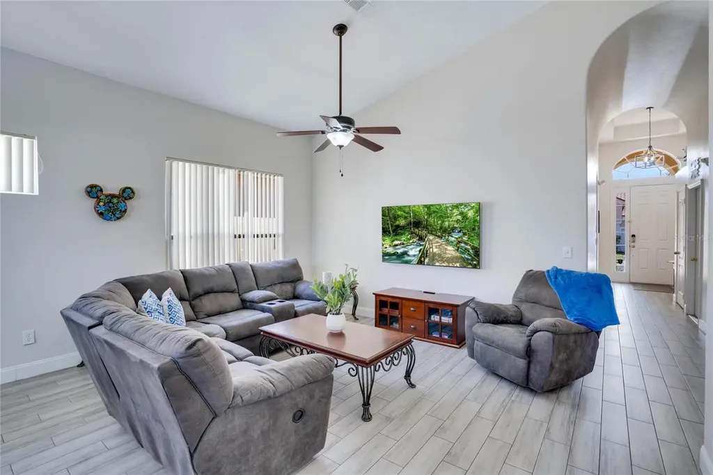 1019 Tuscan Hills Boulevard Davenport FL 33897