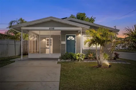 5758 20th Avenue N St Petersburg FL 33710