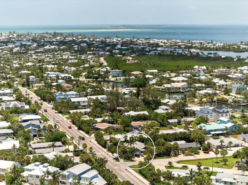 402 71st Street Holmes Beach FL 34217