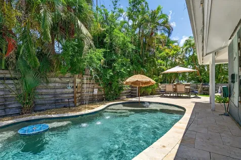 402 71st Street Holmes Beach FL 34217