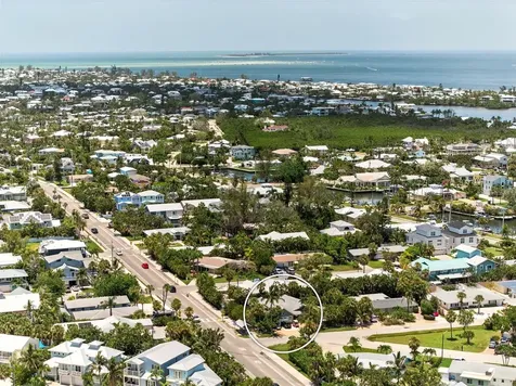 402 71st Street Holmes Beach FL 34217