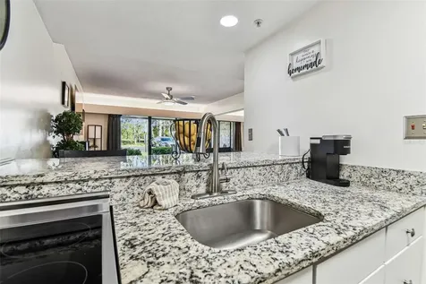 36750 Us 19 N Palm Harbor FL 34684