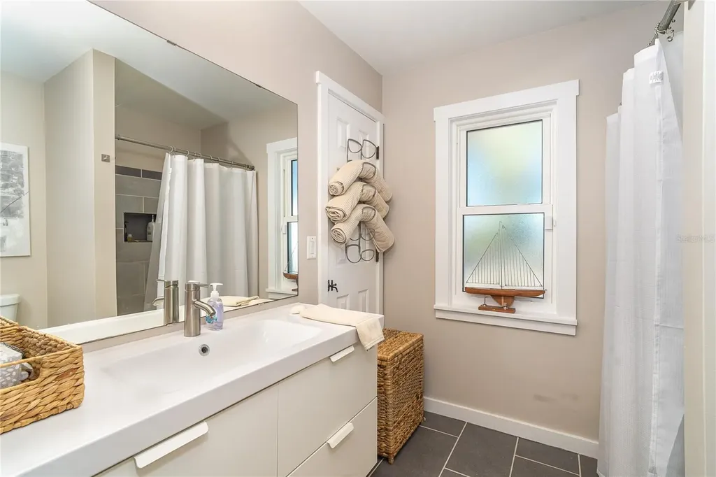 4078 N Beach Road Englewood FL 34223