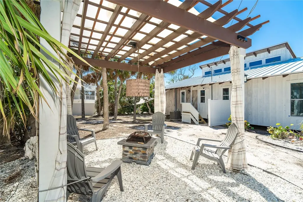 4078 N Beach Road Englewood FL 34223