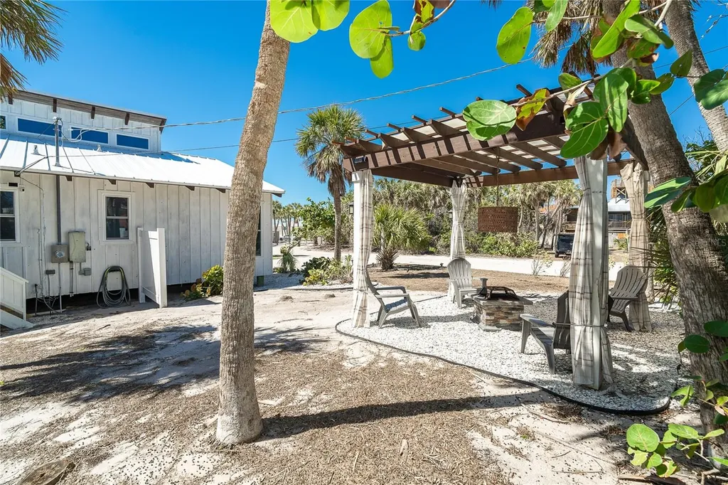 4078 N Beach Road Englewood FL 34223