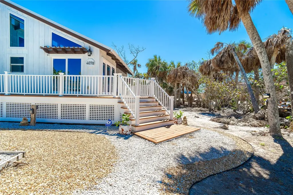 4078 N Beach Road Englewood FL 34223