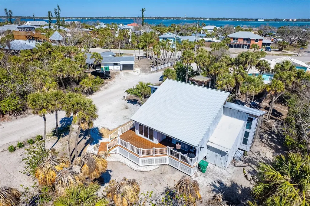 4078 N Beach Road Englewood FL 34223
