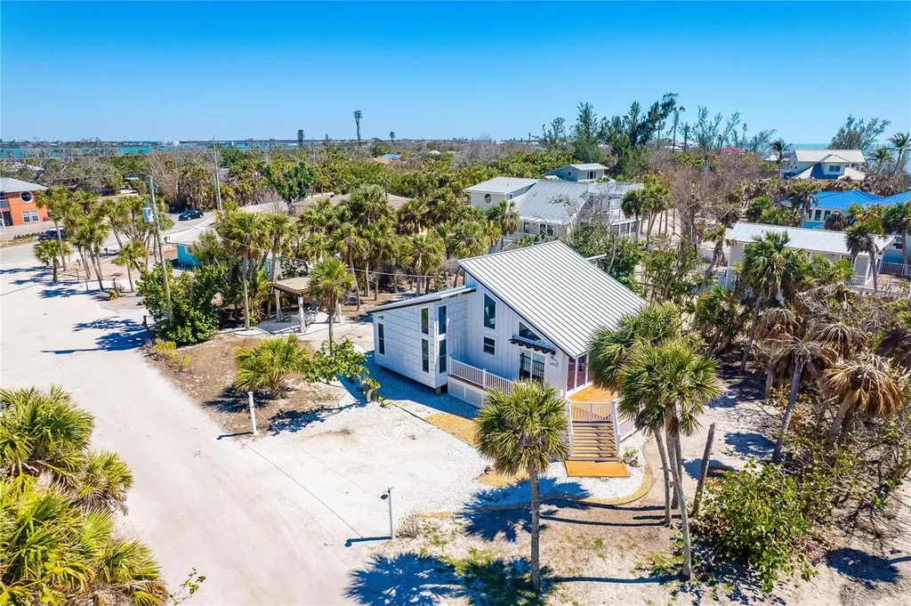 4078 N Beach Road Englewood FL 34223