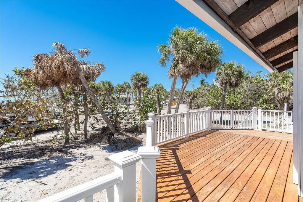 4078 N Beach Road Englewood FL 34223