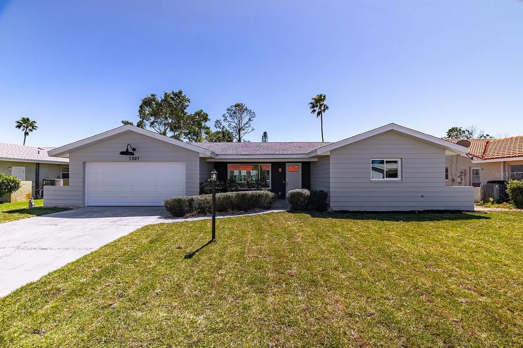 7307 14th Avenue W Bradenton FL 34209