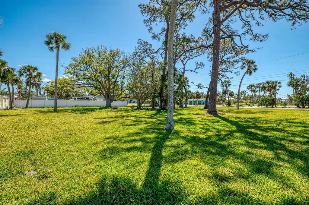 698 & West Perry W Perry Street Englewood FL 34223