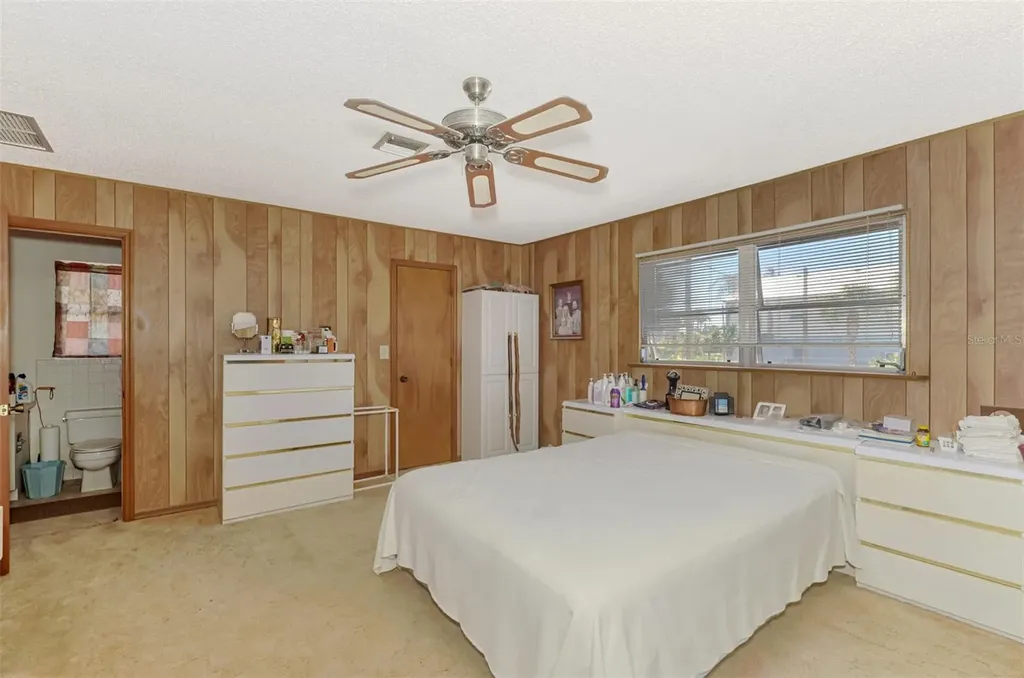 698 & West Perry W Perry Street Englewood FL 34223