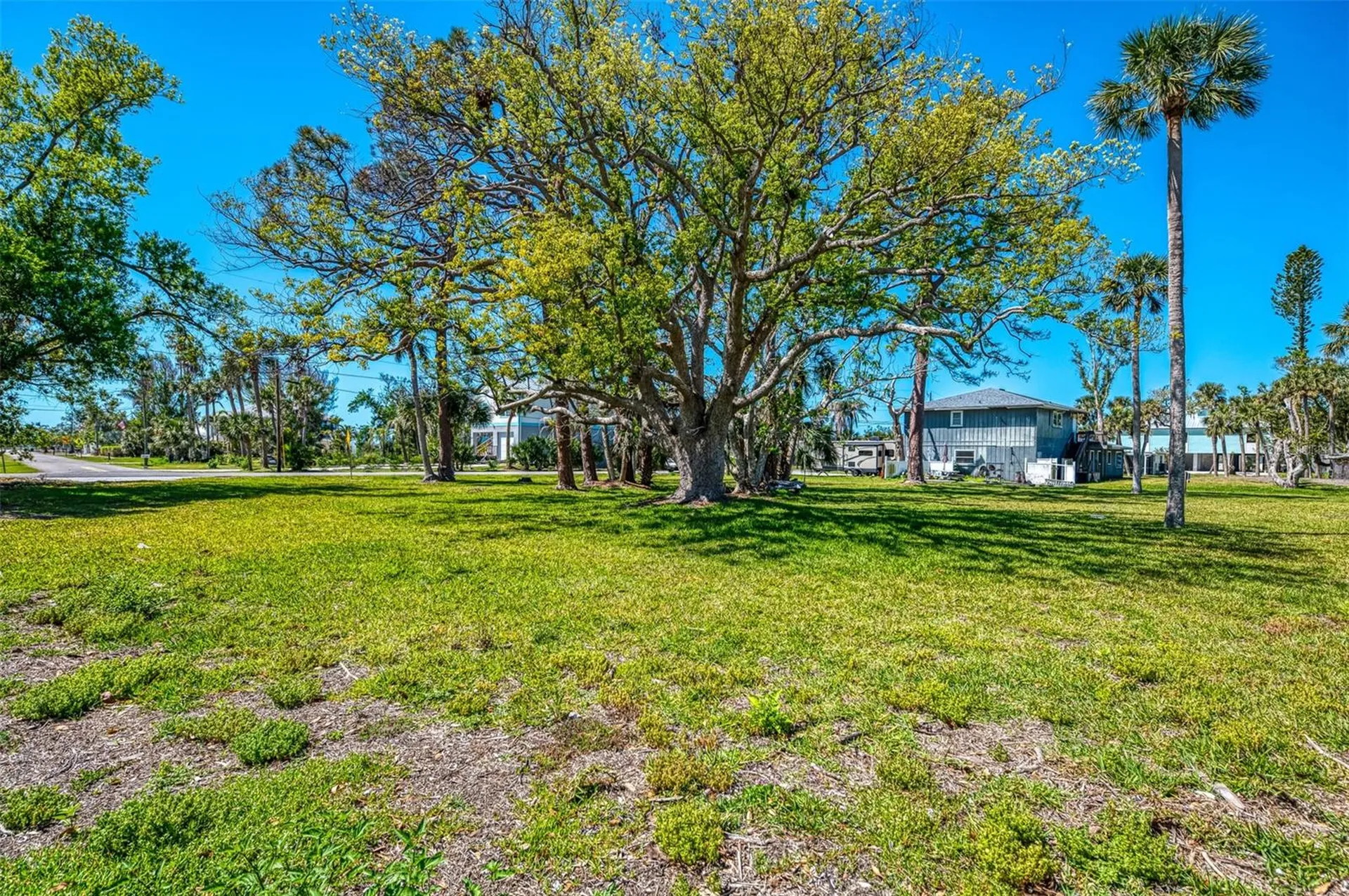 698 & West Perry W Perry Street Englewood FL 34223