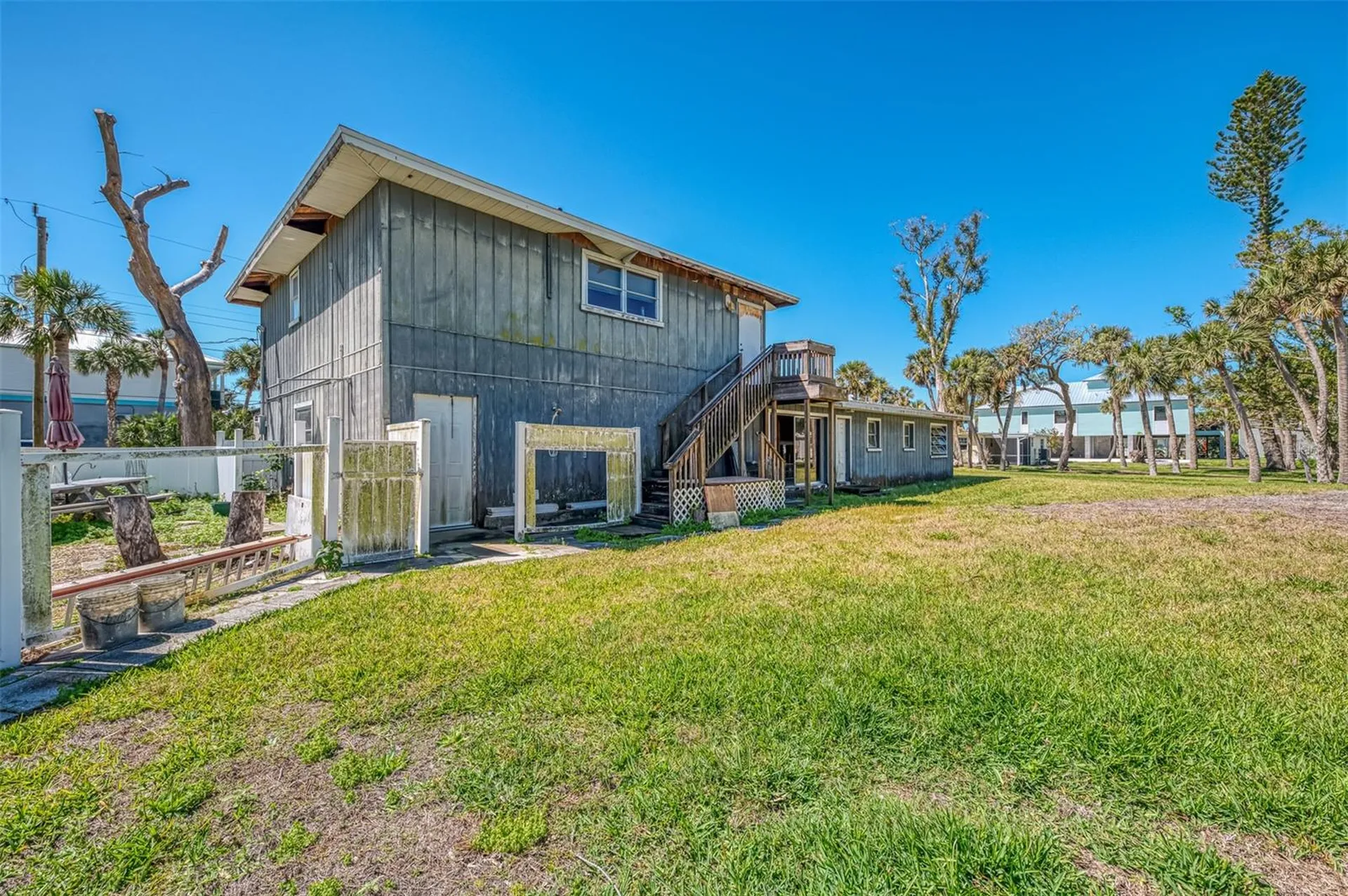 698 & West Perry W Perry Street Englewood FL 34223