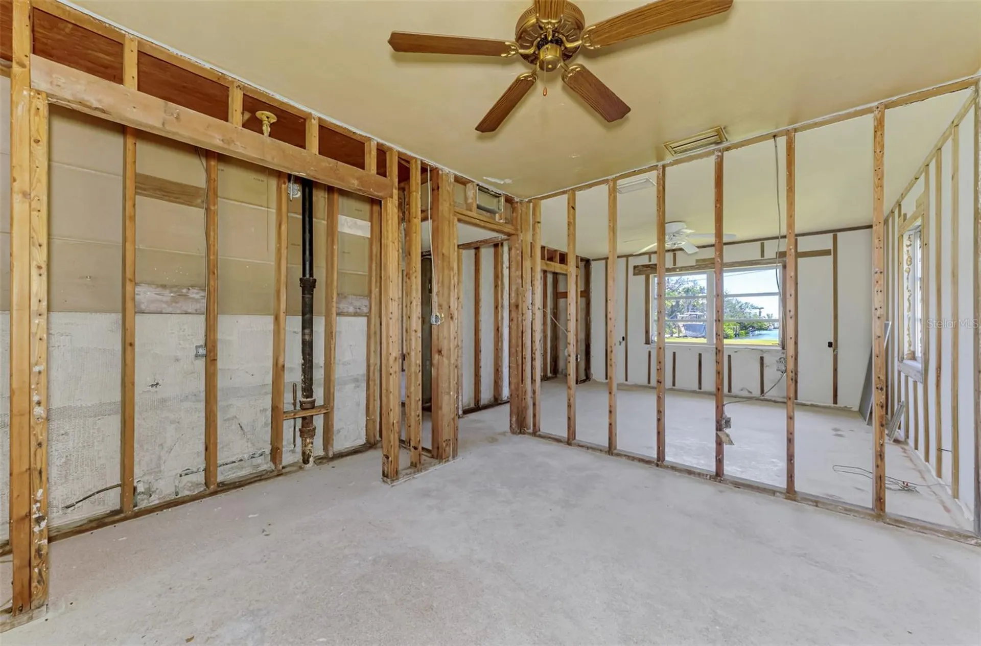 698 & West Perry W Perry Street Englewood FL 34223