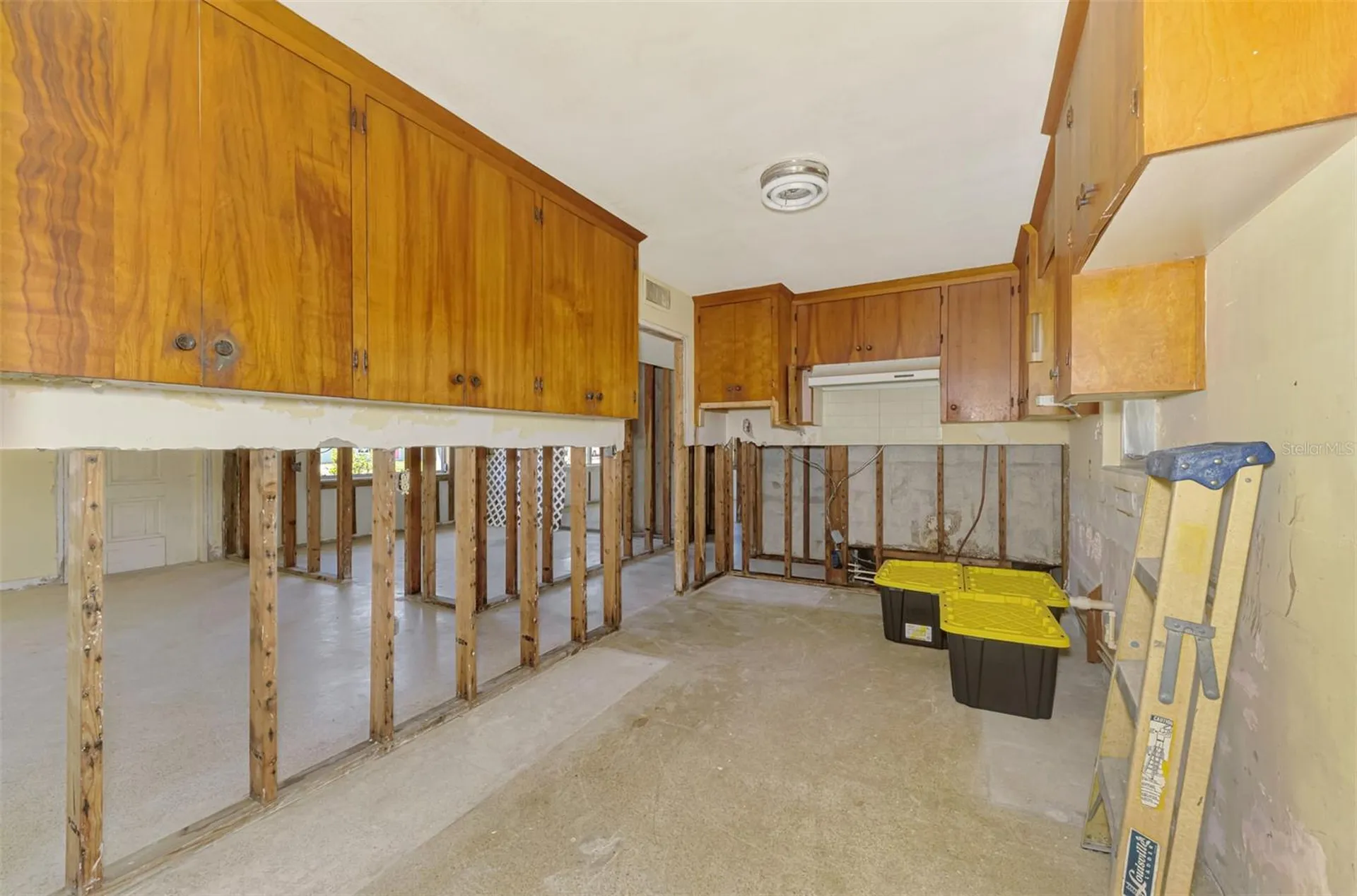 698 & West Perry W Perry Street Englewood FL 34223