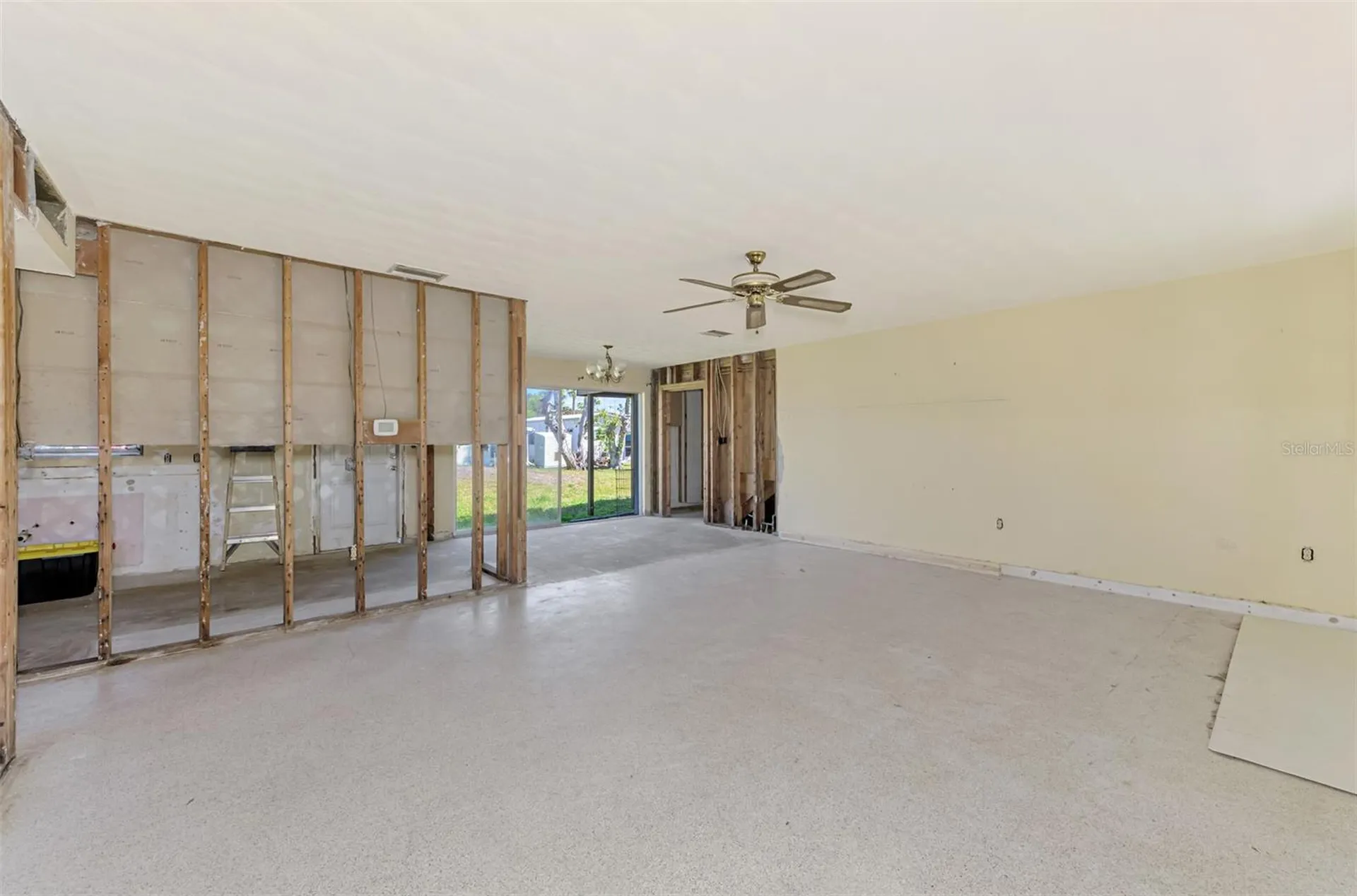 698 & West Perry W Perry Street Englewood FL 34223
