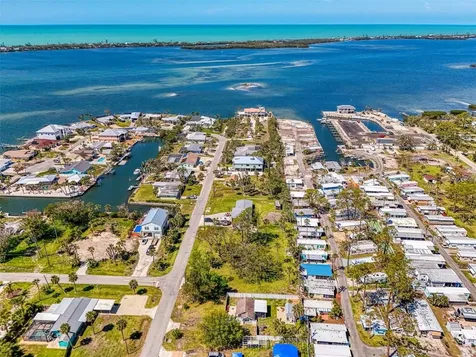 698 & West Perry W Perry Street Englewood FL 34223