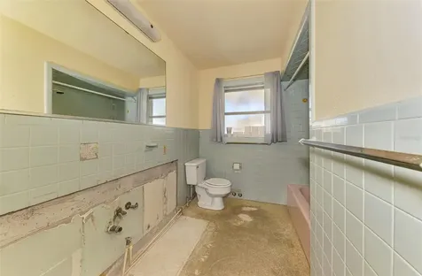 698 & West Perry W Perry Street Englewood FL 34223