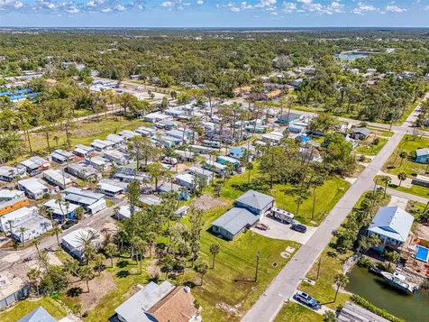 698 & West Perry W Perry Street Englewood FL 34223